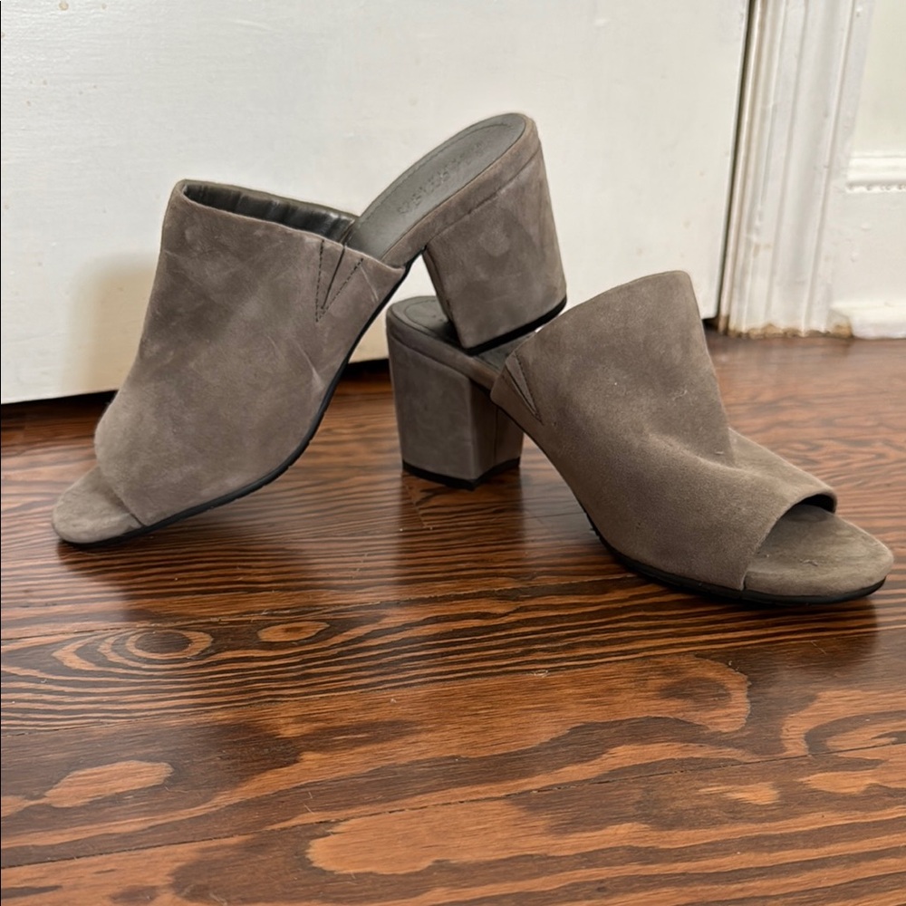 Kenneth Cole Gray Suede Mules Block Heel